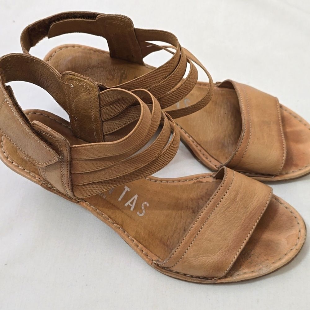 Women's Tan Leather Strappy Sandals